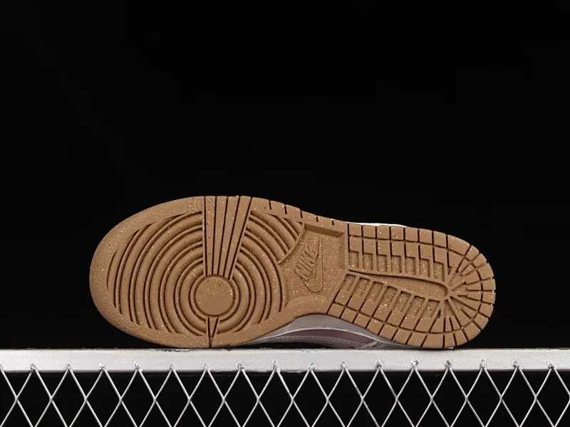 All categories Nk SB Dunk series Nk SB Dunk Low low-top sneakers Nk SB Dunk Low "85" red and white double hook SB low-top sports and leisure sneakers DO9457-100